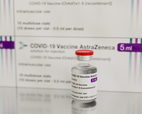 sindrome vaccino - astrazeneca - commissione