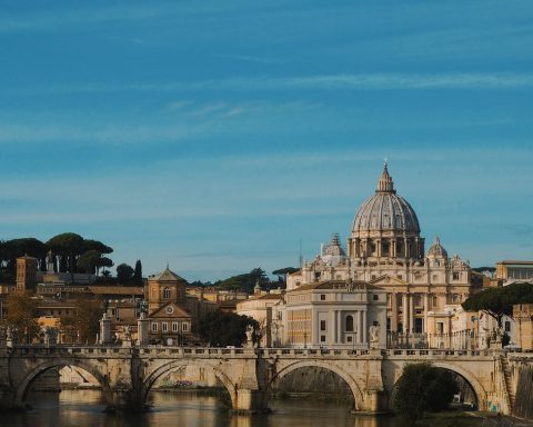 ddl zan vaticano - roma - coltello - روما - tom cruise - musei