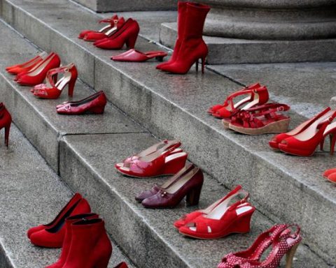 Femminicidio: scarpe rosse