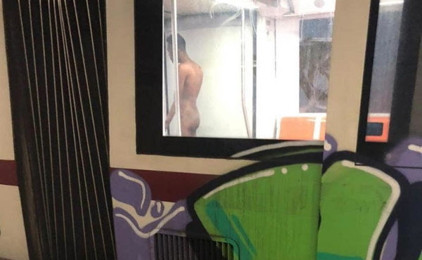roma nudo metro