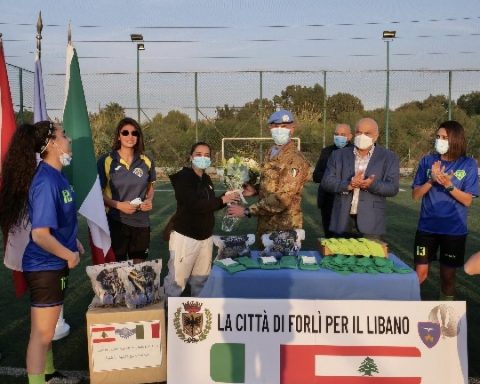 Libano: la squadra femminile a cui l'Italia ha fornito le magliette