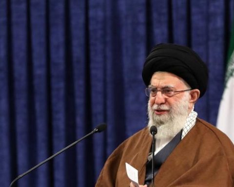 Iran_ il Grande Ayatollah Ali Khamenei - الموت لخامنئي