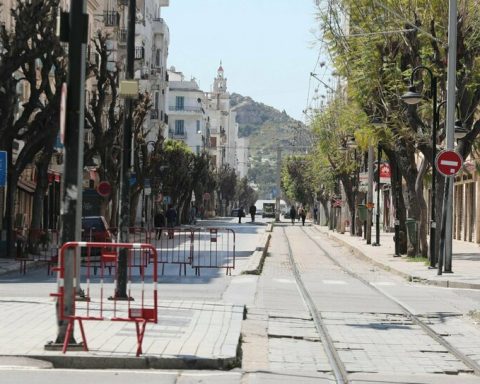 Tunisia: strada deserta per il lockdown