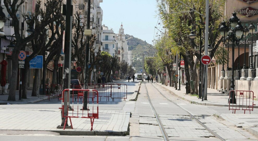Tunisia: strada deserta per il lockdown