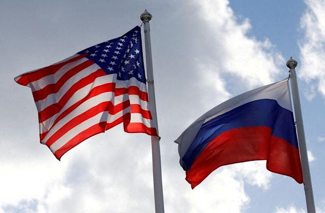USA: la bandiera americana e quella russa