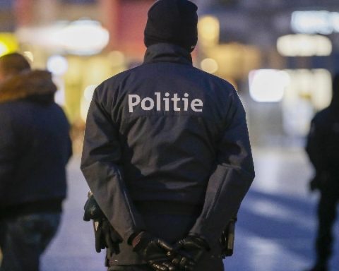 Belgio: due poliziotti - flixbus