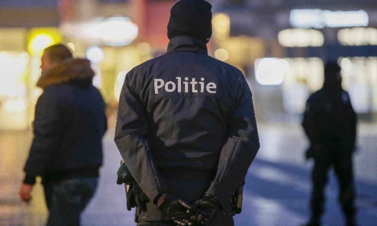 Belgio: due poliziotti - flixbus