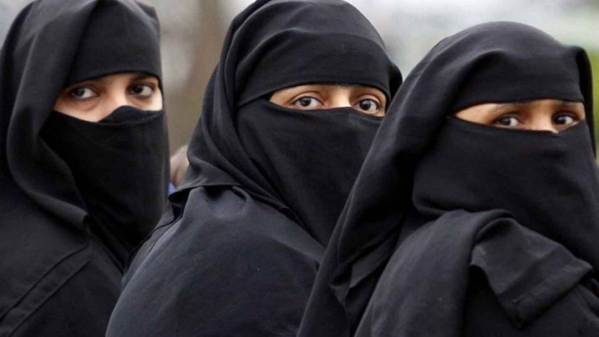Molestie Piazza Duomo: donne col niqab - velo