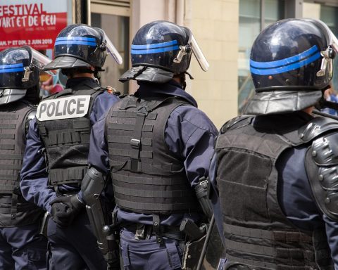 Paris - Parigi: poliziotti francesi