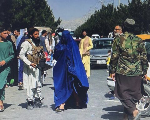 Donna in burqa in Afghanistan e talebani