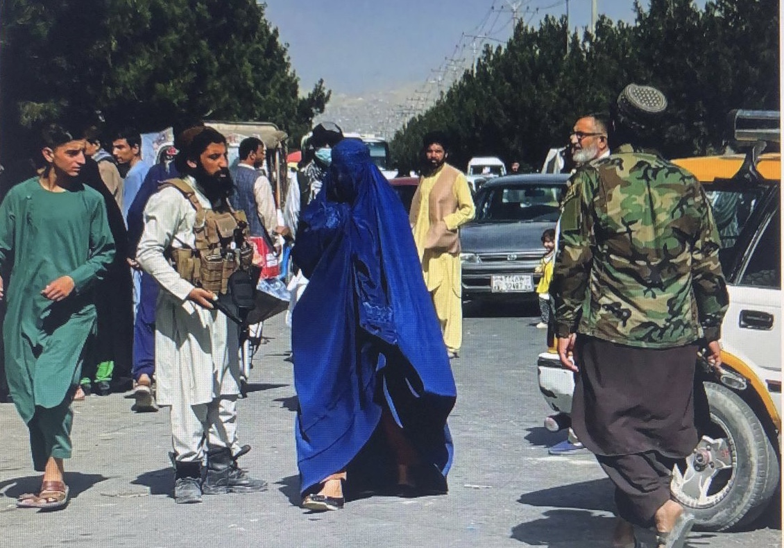 Donna in burqa in Afghanistan e talebani