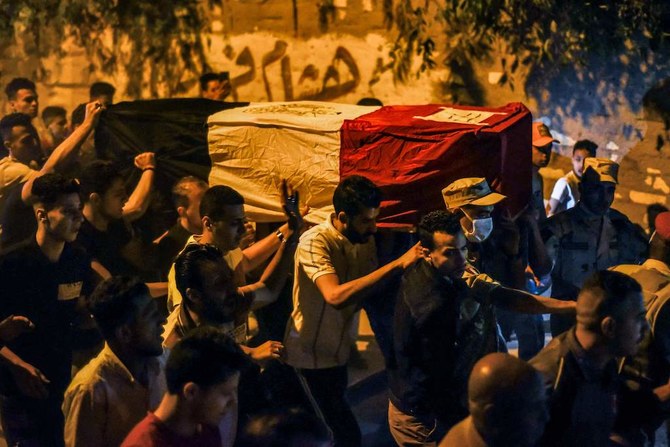 Funerale di un soldato ucciso nel Sinai. El - Sisi reagisce