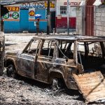 Haiti: macchina bruciata