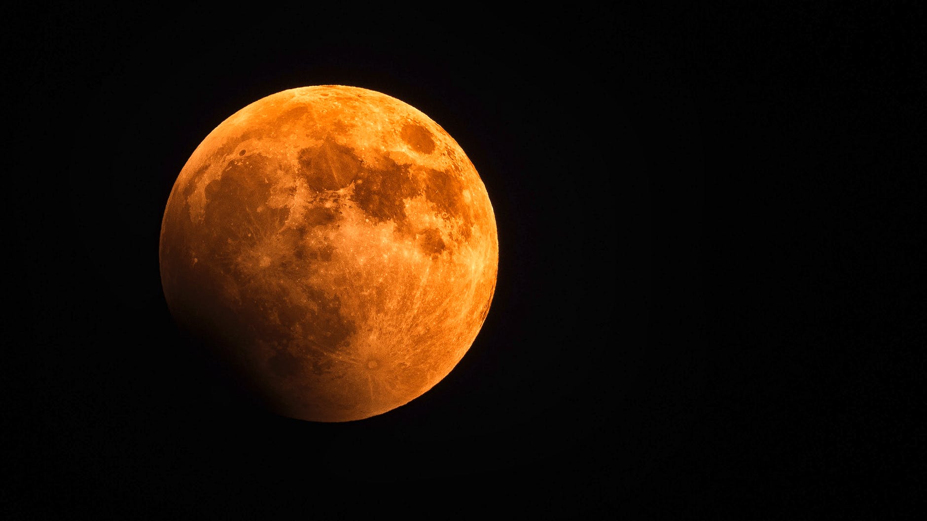 قمر الدم - luna rossa