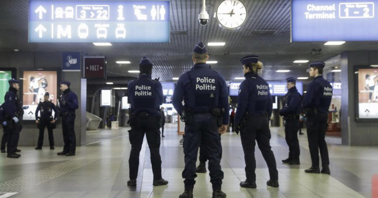 Poliziotti alla stazione di Bruxelles