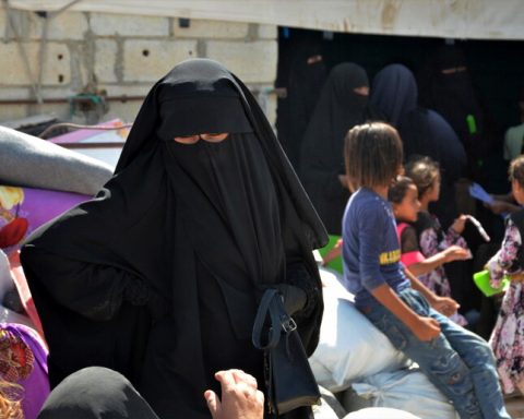 isis donne bambini